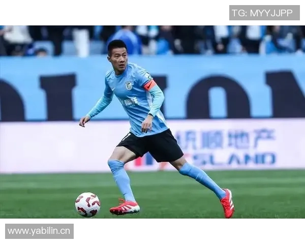 从绿茵场到重炮手的传奇之路足球明星的转型与挑战